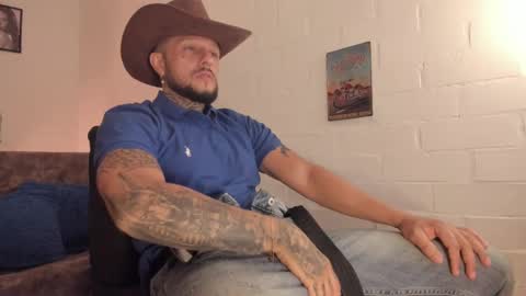 Snapshot of _emilio_escobar chatting on September 24, 9:45 am Emilio online show from September 24, 9:45 am
