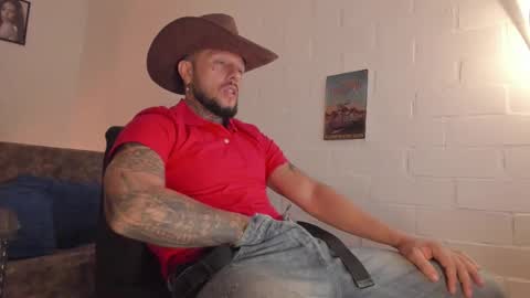Snapshot of _emilio_escobar chatting on September 26, 9:46 am Emilio online show from September 26, 9:46 am