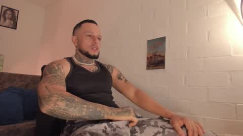 Snapshot of _emilio_escobar chatting on September 27, 9:25 am Emilio online show from September 27, 9:25 am