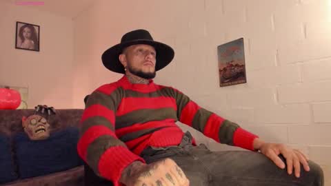Snapshot of _emilio_escobar chatting on October 13, 9:31 am Emilio online show from October 13, 9:31 am