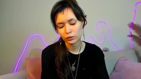 _emily__strike_ online show from February 11, 10:15 am