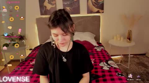 _emily__strike_ online show from March 25, 1:55 am