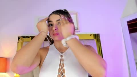 Isabella online show from February 2, 12:02 pm