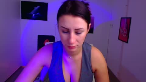 Snapshot of _emma_lay chatting on January 21, 7:15 am Emma online show from January 21, 7:15 am