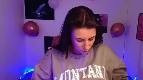 Snapshot of _emma_lay chatting on February 27, 6:50 am Emma online show from February 27, 6:50 am