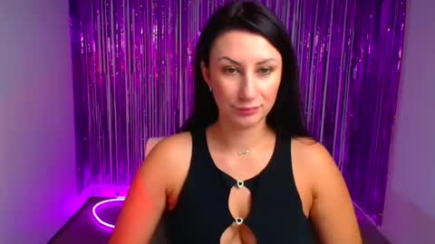 Snapshot of _emma_lay chatting on October 3, 11:40 am Emma online show from October 3, 11:40 am