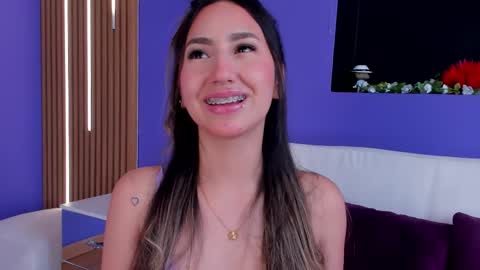 _emmawalka online show from November 25, 9:15 pm