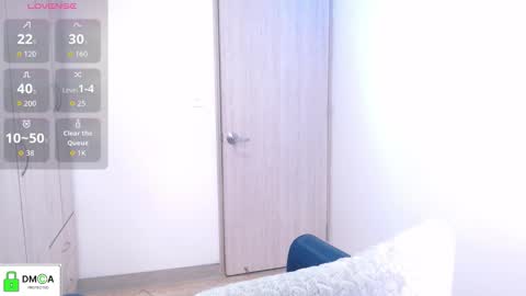 Snapshot of _ericavanderhill_ chatting on November 8, 8:29 pm Erica Vanderhill online show from November 8, 8:29 pm