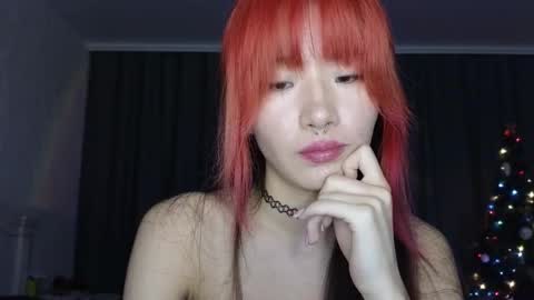 EveEva online show from December 5, 7:17 pm