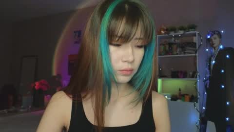 EveEva online show from October 11, 3:17 am