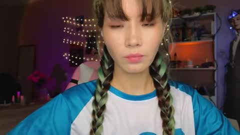 EveEva online show from November 19, 10:32 pm