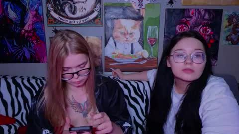 Snapshot of _favorite_ chatting on November 14, 8:51 pm KENDALL NATHAN MARRY RYANPVT IS OPEN online show from November 14, 8:51 pm