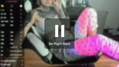 Snapshot of _feralberry__ chatting on December 9, 2:34 am Alis online show from December 9, 2:34 am