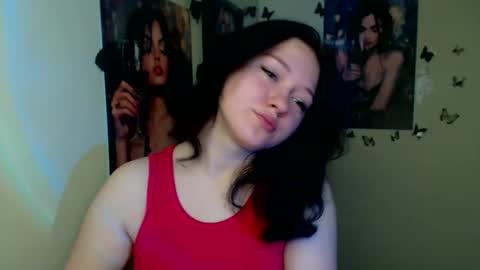 Snapshot of _foxy_lady chatting on November 29, 7:22 am Alice online show from November 29, 7:22 am