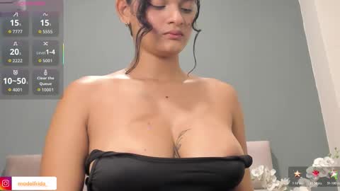 Frida online show from November 10, 1:32 pm