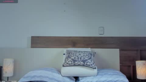 Snapshot of _fullmoon chatting on November 18, 8:02 pm fullmoon online show from November 18, 8:02 pm