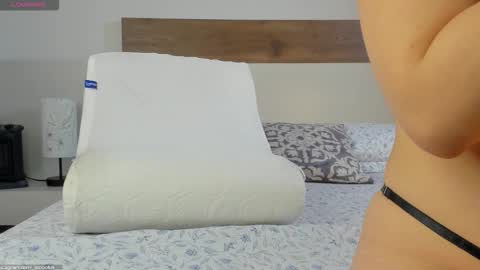 Snapshot of _fullmoon chatting on December 3, 9:02 pm fullmoon online show from December 3, 9:02 pm