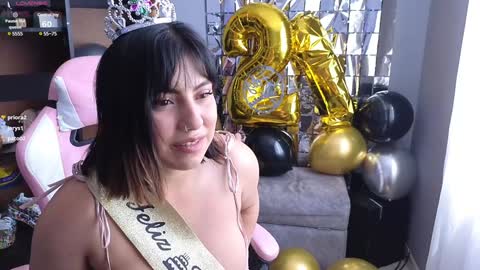 we are hot friends online show from December 31, 2:47 pm