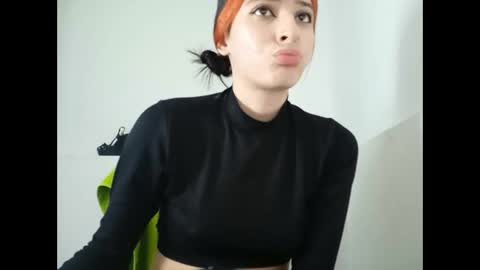 Snapshot of _genesid_dixton chatting on December 4, 9:46 pm Mia-foster online show from December 4, 9:46 pm