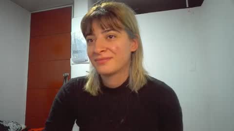 Mia-foster online show from April 7, 10:42 pm