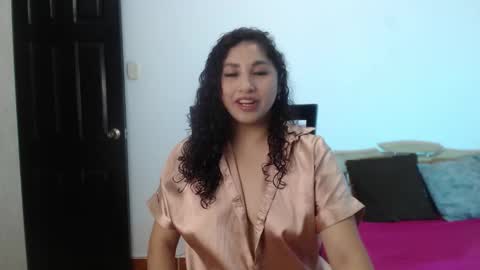 Snapshot of _gia_dior chatting on November 23, 2:00 am Gia Independent model online show from November 23, 2:00 am