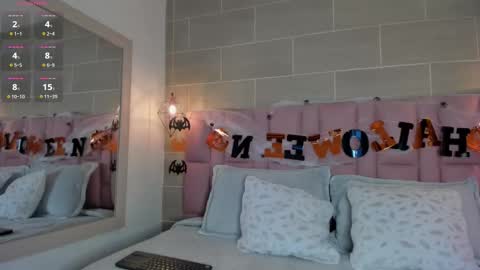 Snapshot of _gia_rose chatting on October 17, 5:37 pm _gia_rose online show from October 17, 5:37 pm