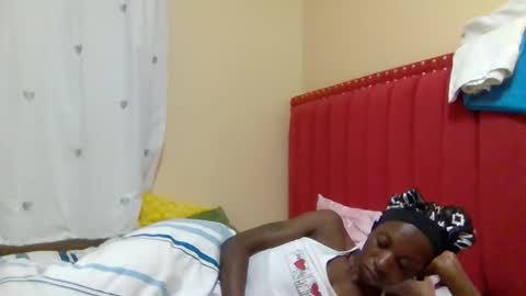 Snapshot of _goldie chatting on October 17, 2:04 am Goldie online show from October 17, 2:04 am