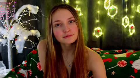 Snapshot of _green_green_ chatting on December 27, 7:18 am Milly online show from December 27, 7:18 am