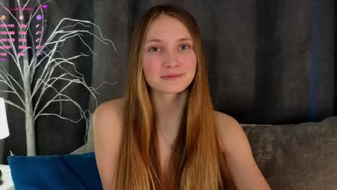 Snapshot of _green_green_ chatting on January 18, 8:41 am Milly online show from January 18, 8:41 am