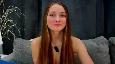 Snapshot of _green_green_ chatting on February 11, 5:05 am Milly online show from February 11, 5:05 am