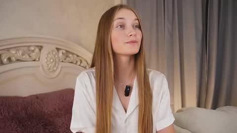 Snapshot of _green_green_ chatting on September 12, 2:22 am Milly online show from September 12, 2:22 am