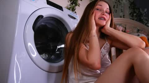 Milly online show from April 8, 2:11 am