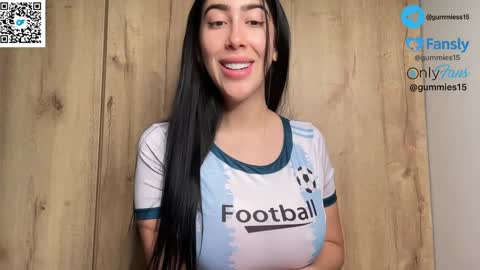 Snapshot of _gummies15 chatting on November 13, 1:59 am sara online show from November 13, 1:59 am