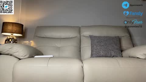 Snapshot of _gummies15 chatting on November 27, 2:02 am sara online show from November 27, 2:02 am