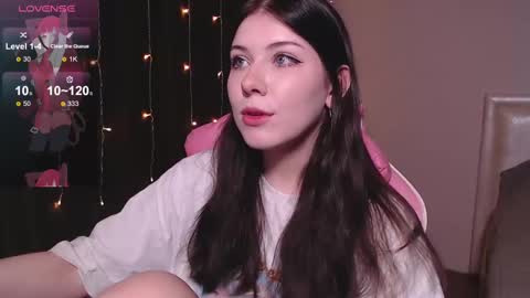 Snapshot of _gummybears_ chatting on February 15, 12:43 pm Tori online show from February 15, 12:43 pm