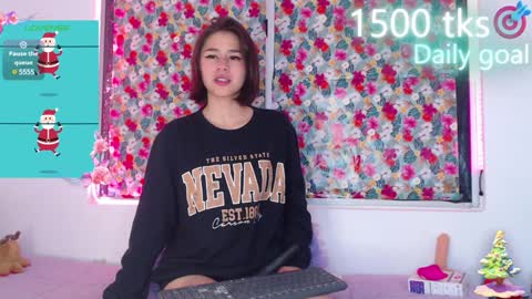 Gwen online show from December 17, 4:01 am