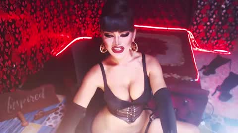 Snapshot of _hailyourqueenx chatting on December 8, 7:22 pm GoDDess  Chloe online show from December 8, 7:22 pm