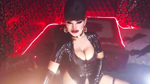 Snapshot of _hailyourqueenx chatting on December 23, 2:02 am GoDDess  Chloe online show from December 23, 2:02 am