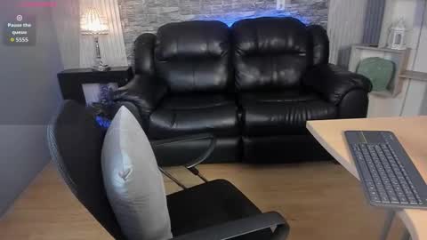 Hanna online show from February 11, 7:52 pm