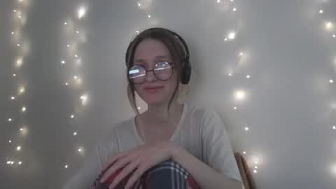 Snapshot of _hanna_moon_ chatting on December 5, 10:13 am Hannaolotl online show from December 5, 10:13 am