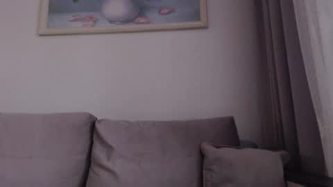 Snapshot of _hidden_frommymoom_ chatting on February 23, 5:27 am Criss4u online show from February 23, 5:27 am