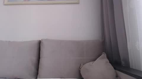 Snapshot of _hidden_frommymoom_ chatting on March 1, 8:27 am Criss4u online show from March 1, 8:27 am