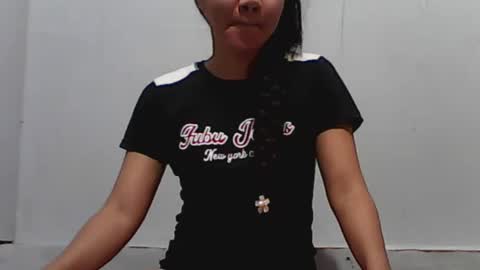 Snapshot of _hotzooey69_ chatting on December 21, 2:47 pm _hotzooey69_ online show from December 21, 2:47 pm