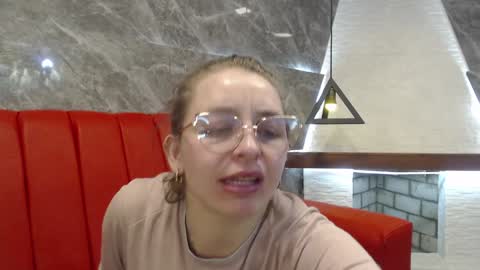 Isa online show from January 15, 2:24 pm