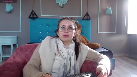 Isa online show from September 25, 11:47 am