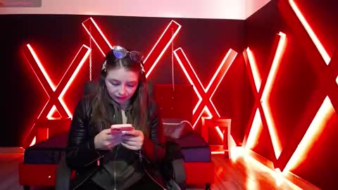 Isa online show from November 16, 11:27 am