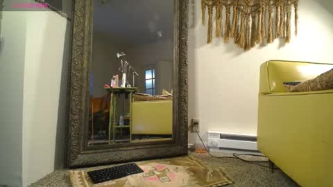 Snapshot of _ittybitty chatting on February 28, 1:47 am  ittybitty online show from February 28, 1:47 am