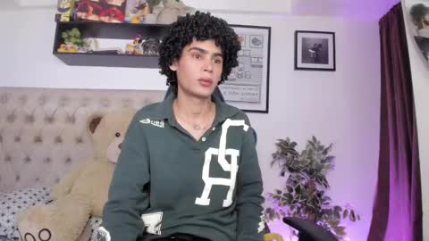 Snapshot of _jaay77 chatting on December 10, 10:26 pm Jay online show from December 10, 10:26 pm