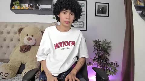 Snapshot of _jaay77 chatting on December 14, 11:34 pm Jay online show from December 14, 11:34 pm