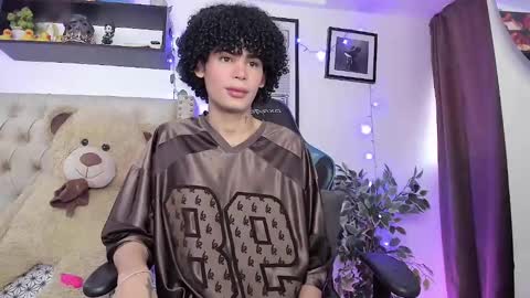 Snapshot of _jaay77 chatting on December 17, 7:04 pm Jay online show from December 17, 7:04 pm